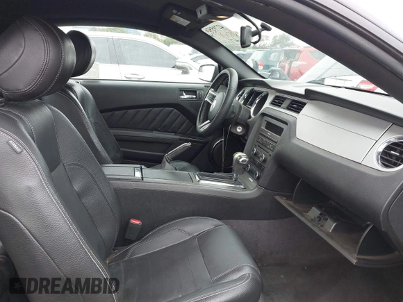 2012 Ford Mustang Premium с VIN 1ZVBP8AM9C5273477, выставлен на аукционе IAAI как лот 42795526 с пробегом 111 438 миль миль и . История ставок и продаж доступна на DreamBid. Изображение 5.