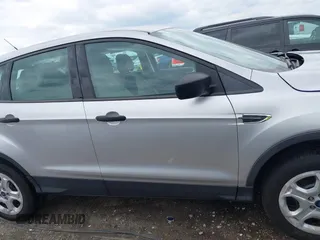 2017 Ford Escape S с VIN 1FMCU0F71HUE64033, выставлен на аукционе IAAI как лот 42224541 с пробегом 180 390 миль миль и . История ставок и продаж доступна на DreamBid. Изображение 14.