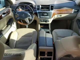 2014 Mercedes-Benz GL 450 z VIN 4JGDF7CE0EA395164, wystawiony jako Copart lot #51081185 z przebiegiem 92 321 mil mil oraz Szkody całkowita. Historia ofert i sprzedaży dostępna na DreamBid. Obrazek 8.