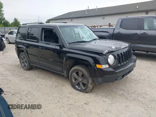 2015 Jeep Patriot High Altitude z VIN 1C4NJRFB4FD438084, wystawiony jako IAAI lot #42783420 z przebiegiem 72 431 mil mil oraz . Historia ofert i sprzedaży dostępna na DreamBid. Obrazek 1.