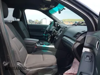 2016 Ford Police Interceptor Utility z VIN 1FM5K8AR8GGB36191, wystawiony jako IAAI lot #42046563 z przebiegiem 102 912 mil mil oraz . Historia ofert i sprzedaży dostępna na DreamBid. Obrazek 5.