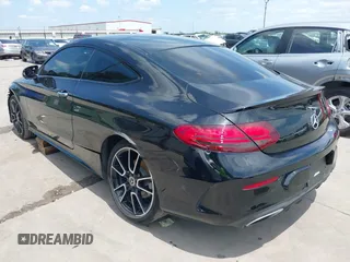 2019 Mercedes-Benz C 300 с VIN WDDWJ8DBXKF827124, выставлен на аукционе IAAI как лот 42391477 с пробегом 72 546 миль миль и . История ставок и продаж доступна на DreamBid. Изображение 3.