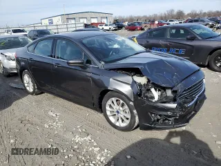 2020 Ford Fusion SE with VIN 3FA6P0H70LR241042, listed as a Copart auction lot 43900525 with 113,974 mi miles and Clean Title. Bid and sale history available at carsss.com. Image 4.