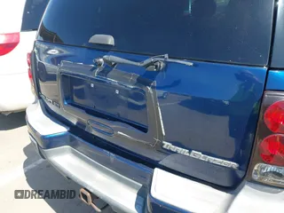 2003 Chevrolet TrailBlazer LS with VIN 1GNDS13S832174543, listed as a IAAI auction lot 42087307 with 123,519 mi miles. Bid and sale history available at carsss.com. Image 6.