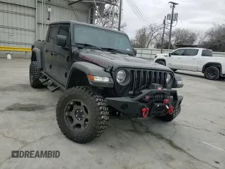 2020 Jeep Gladiator Rubicon with VIN 1C6JJTBG1LL147385, listed as a Copart auction lot 46136215 with 33,814 mi miles and Clean Title. Bid and sale history available at DreamBid. Image 10.