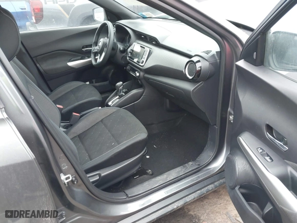 2019 Nissan Kicks S with VIN 3N1CP5CU9KL542551, listed as a IAAI auction lot 41732325 with 143,774 mi miles. Bid and sale history available at carsss.com. Image 5.