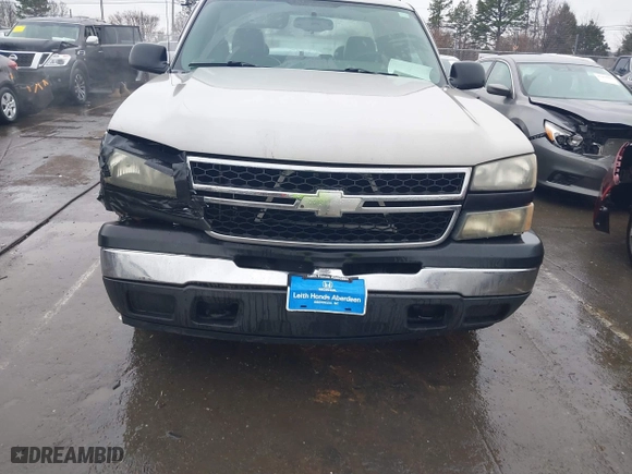 2006 Chevrolet Silverado 1500 LS with VIN 1GCEC19X96Z271646, listed as a IAAI auction lot 41412231 with 213,065 mi miles. Bid and sale history available at carsss.com. Image 6.