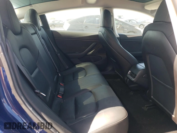 2020 Tesla Model 3 Long Range z VIN 5YJ3E1EB7LF647614, wystawiony jako Copart lot #51316115 z przebiegiem 54 917 mil mil oraz Szkoda całkowita • Salvage title. Historia ofert i sprzedaży dostępna na DreamBid. Obrazek 11.