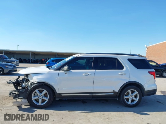 2019 Ford Explorer XLT with VIN 1FM5K7D83KGA27725, listed as a IAAI auction lot 40452438 with 76,913 mi miles and . Bid and sale history available at DreamBid. Image 15.