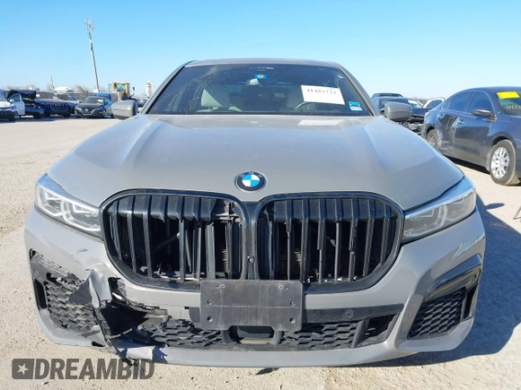 2022 BMW 7 Series 740i with VIN WBA7T2C06NCK24468, listed as a IAAI auction lot 41482722 with 1 mi miles. Bid and sale history available at carsss.com. Image 13.