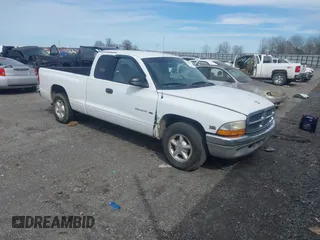 2000 Dodge Dakota Sport with VIN 1B7GL22N3YS725411, listed as a IAAI auction lot 41743698 with 149,810 mi miles. Bid and sale history available at carsss.com. Image 1.