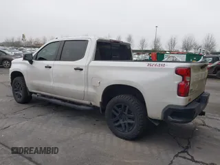 2020 Chevrolet Silverado 1500 LT Trail Boss with VIN 3GCPYFED3LG164882, listed as a IAAI auction lot 41330410 with 43,907 mi miles. Bid and sale history available at carsss.com. Image 3.