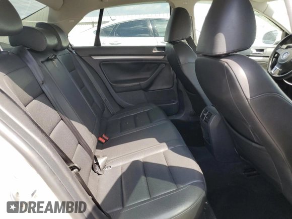2010 Volkswagen Jetta Limited Edition с VIN 3VWRZ7AJ1AM109768, выставлен на аукционе Copart как лот 54629555 с пробегом 109 339 миль миль и Списание • Salvage title. История ставок и продаж доступна на DreamBid. Изображение 10.