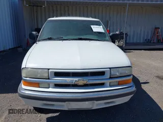 2001 Chevrolet Blazer LT с VIN 1GNCS13W412187723, выставлен на аукционе IAAI как лот 42189626 с пробегом 223 332 миль миль и . История ставок и продаж доступна на DreamBid. Изображение 6.
