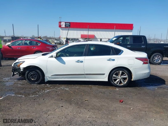 2014 Nissan Altima 2.5 S with VIN 1N4AL3AP3EN372781, listed as a IAAI auction lot 41652565 with NaN miles. Bid and sale history available at carsss.com. Image 14.