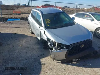 2023 Toyota Corolla Cross LE z VIN 7MUCAAAG5PV051857, wystawiony jako IAAI lot #41662222 z przebiegiem 43 394 mil mil oraz . Historia ofert i sprzedaży dostępna na DreamBid. Obrazek 1.
