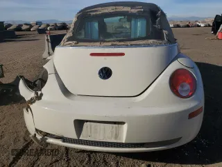 2008 Volkswagen Beetle SE with VIN 3VWRF31Y18M407648, listed as a Copart auction lot 86413934 with 131,242 mi miles and Salvage title. Bid and sale history available at DreamBid. Image 6.