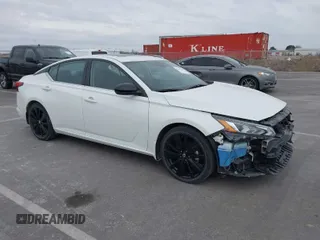 2022 Nissan Altima 2.5 SR with VIN 1N4BL4CV8NN360096, listed as a IAAI auction lot 41547366 with 49,101 mi miles. Bid and sale history available at carsss.com. Image 1.