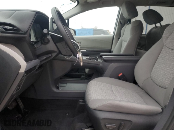 2022 Toyota Sienna LE z VIN 5TDKSKFC9NS049704, wystawiony jako Copart lot #41782995 z przebiegiem 8 014 mil mil oraz Szkoda całkowita • Salvage title. Historia ofert i sprzedaży dostępna na DreamBid. Obrazek 7.
