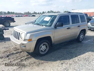 2009 Jeep Patriot Sport with VIN 1J4FT28B69D124812, listed as a IAAI auction lot 41437621 with 118,250 mi miles. Bid and sale history available at carsss.com. Image 2.