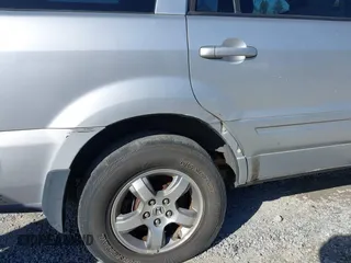 2006 Honda Pilot EX with VIN 5FNYF28406B049584, listed as a IAAI auction lot 38183277 with 281,810 mi miles and . Bid and sale history available at carsss.com. Image 6.