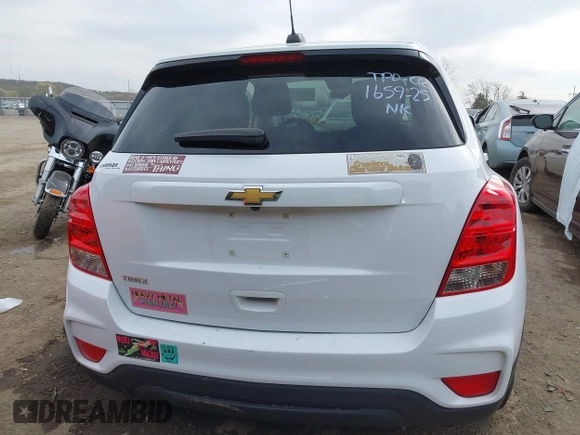 2020 Chevrolet Trax LS with VIN 3GNCJKSB3LL327950, listed as a IAAI auction lot 41827458 with 14,824 mi miles. Bid and sale history available at carsss.com. Image 15.