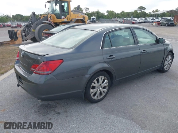 2008 Toyota Avalon XL with VIN 4T1BK36B68U261839, listed as a IAAI auction lot 41131172 with 94,829 mi miles. Bid and sale history available at carsss.com. Image 4.