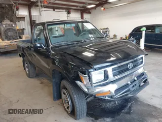 1994 Toyota Pickup DX z VIN JT4RN01P5R7065709, wystawiony jako IAAI lot #42140115 z przebiegiem 192 574 mil mil oraz . Historia ofert i sprzedaży dostępna na DreamBid. Obrazek 1.