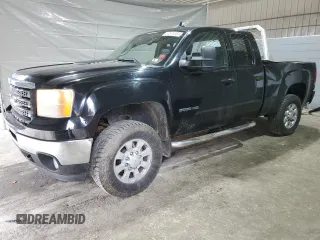 2013 GMC Sierra 2500HD SLT with VIN 1GT221CG8DZ113035, listed as a Copart auction lot 53974355 with 239,300 mi miles and Salvage title. Bid and sale history available at DreamBid. Image 1.