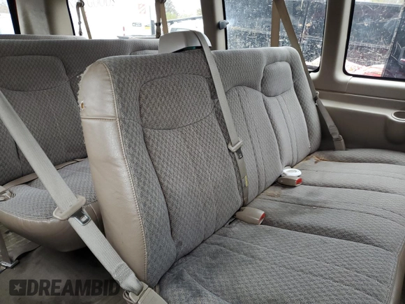 2007 Chevrolet Express Passenger z VIN 1GAHG39U071115670, wystawiony jako Copart lot #79276624 z przebiegiem 214 032 mil mil oraz Czysty tytuł • Clean title. Historia ofert i sprzedaży dostępna na DreamBid. Obrazek 11.