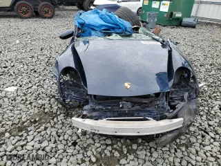 2000 Porsche Boxster S with VIN WP0CB2980YU660930, listed as a Copart auction lot 61270324 with 0 mi miles and Salvage Title. Bid and sale history available at carsss.com. Image 5.