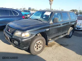 2001 Mitsubishi Montero Sport ES with VIN JA4LS21H81P066211, listed as a IAAI auction lot 42001416 with 293,503 mi miles. Bid and sale history available at carsss.com. Image 2.