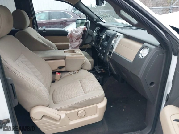 2014 Ford F-150 XL with VIN 1FTEX1CM8EFA47898, listed as a IAAI auction lot 41589839 with 267,323 mi miles. Bid and sale history available at carsss.com. Image 5.