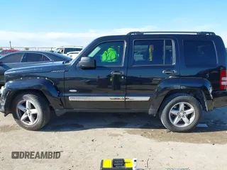 2012 Jeep Liberty Sport z VIN 1C4PJLAK6CW188649, wystawiony jako IAAI lot #41042923 z przebiegiem 174 598 mil mil oraz . Historia ofert i sprzedaży dostępna na DreamBid. Obrazek 14.