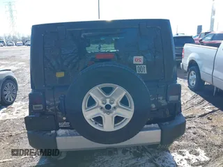2012 Jeep Wrangler Unlimited Altitude z VIN 1C4HJWEG7CL191444, wystawiony jako IAAI lot #41643441 z przebiegiem 220 785 mil mil oraz . Historia ofert i sprzedaży dostępna na DreamBid. Obrazek 16.