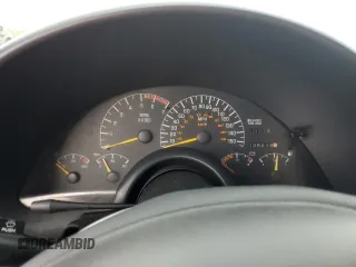 1995 Pontiac Firebird Trans Am z VIN 2G2FV22P8S2251923, wystawiony jako Copart lot #54007135 z przebiegiem 35 218 mil mil oraz Szkody całkowita. Historia ofert i sprzedaży dostępna na DreamBid. Obrazek 9.