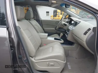 2013 Nissan Murano S z VIN JN8AZ1MW3DW306695, wystawiony jako IAAI lot #42359164 z przebiegiem 139 409 mil mil oraz . Historia ofert i sprzedaży dostępna na DreamBid. Obrazek 5.