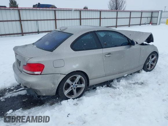 2008 BMW 1 Series 135i with VIN WBAUC73558VF22727, listed as a IAAI auction lot 41590354 with 81,362 mi miles. Bid and sale history available at carsss.com. Image 4.