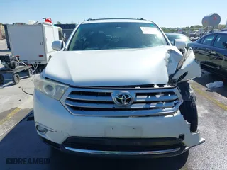 2013 Toyota Highlander with VIN 5TDZK3EH3DS132898, listed as a IAAI auction lot 41992862 with 140,525 mi miles. Bid and sale history available at carsss.com. Image 12.
