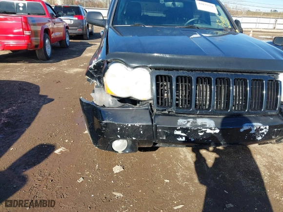 2008 Jeep Grand Cherokee Laredo with VIN 1J8GR48K98C193110, listed as a IAAI auction lot 41833331 with 174,518 mi miles. Bid and sale history available at carsss.com. Image 6.