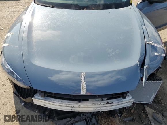 2022 Audi e-tron GT Premium Plus z VIN WAUCJBFW2N7004693, wystawiony jako Copart lot #68906384 z przebiegiem Nie podano mil oraz Szkody całkowita. Historia ofert i sprzedaży dostępna na DreamBid. Obrazek 11.