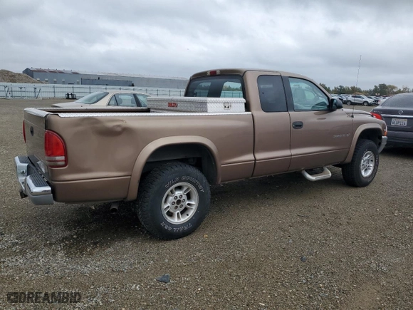 2000 Dodge Dakota Sport with VIN 1B7GG22N0YS701801, listed as a Copart auction lot 80586704 with 208,181 mi miles and Clean Title. Bid and sale history available at carsss.com. Image 3.