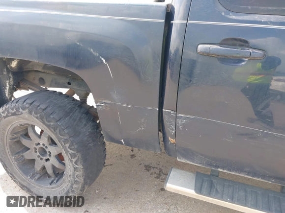 2008 Chevrolet Silverado 1500 LTZ with VIN 2GCEK133881111214, listed as a IAAI auction lot 41986926 with 215,979 mi miles. Bid and sale history available at carsss.com. Image 17.