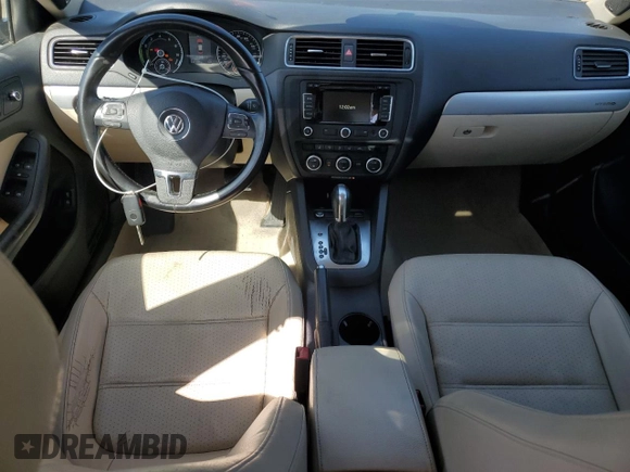 2014 Volkswagen Jetta Hybrid SE z VIN 3VW637AJ7EM296699, wystawiony jako Copart lot #61054715 z przebiegiem 147 308 mil mil oraz Czysty tytuł • Clean title. Historia ofert i sprzedaży dostępna na DreamBid. Obrazek 8.
