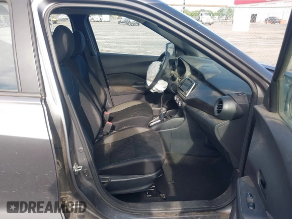 2020 Nissan Kicks S z VIN 3N1CP5BV1LL544239, wystawiony jako IAAI lot #42071513 z przebiegiem 89 921 mil mil oraz . Historia ofert i sprzedaży dostępna na DreamBid. Obrazek 5.