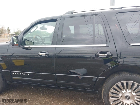 2016 Lincoln Navigator Select with VIN 5LMJJ2HT1GEL00342, listed as a IAAI auction lot 41379513 with 107,360 mi miles. Bid and sale history available at carsss.com. Image 15.