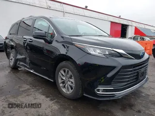 2023 Toyota Sienna XLE with VIN 5TDYRKEC2PS164736, listed as a IAAI auction lot 41610043 with 30,471 mi miles. Bid and sale history available at carsss.com. Image 1.