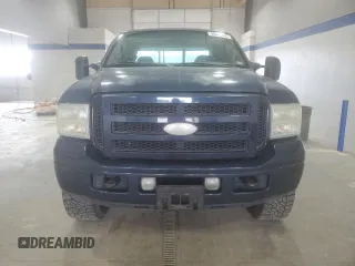 2005 Ford F-250 XL with VIN 1FTSW21545EC81128, listed as a Copart auction lot 56882565 with 271,960 mi miles and Salvage title. Bid and sale history available at DreamBid. Image 5.