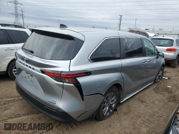 2021 Toyota Sienna XLE with VIN 5TDYSKFC7MS021036, listed as a Copart auction lot 43466965 with 0 mi miles and Salvage Title. Bid and sale history available at carsss.com. Image 3.