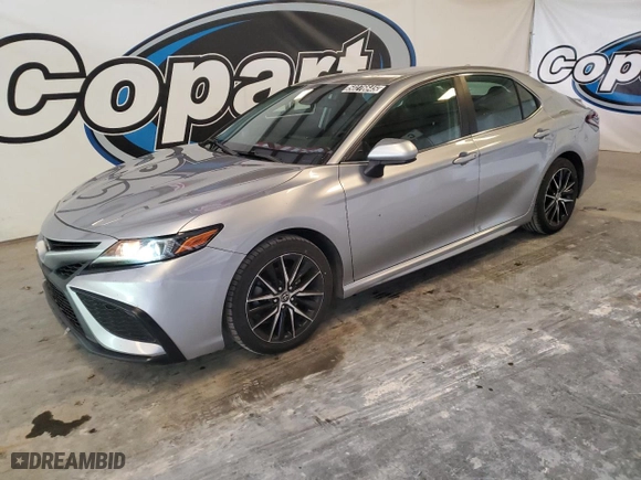 2021 Toyota Camry SE Nightshade with VIN 4T1G11AK8MU482292, listed as a Copart auction lot 50276645 with 104,577 mi miles and Clean Title. Bid and sale history available at carsss.com. Image 1.